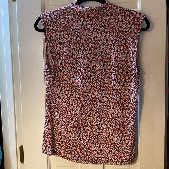 Le Suit Women's Sleeveless Ruched V-neck Blouse (PM, Watermelon Multi) - Picture 5 of 8